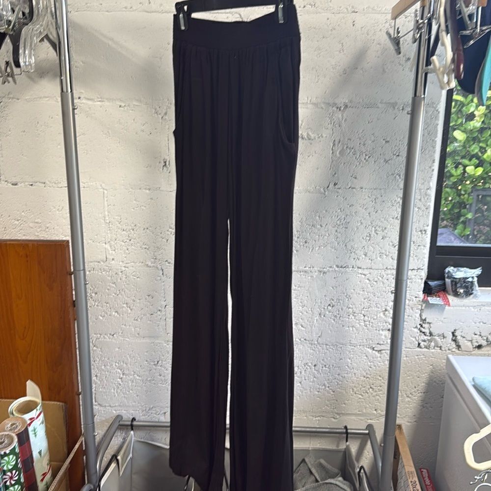 Tobey Grey Black Casual Pants with Pockets - Size XS - Like New - Band Waist